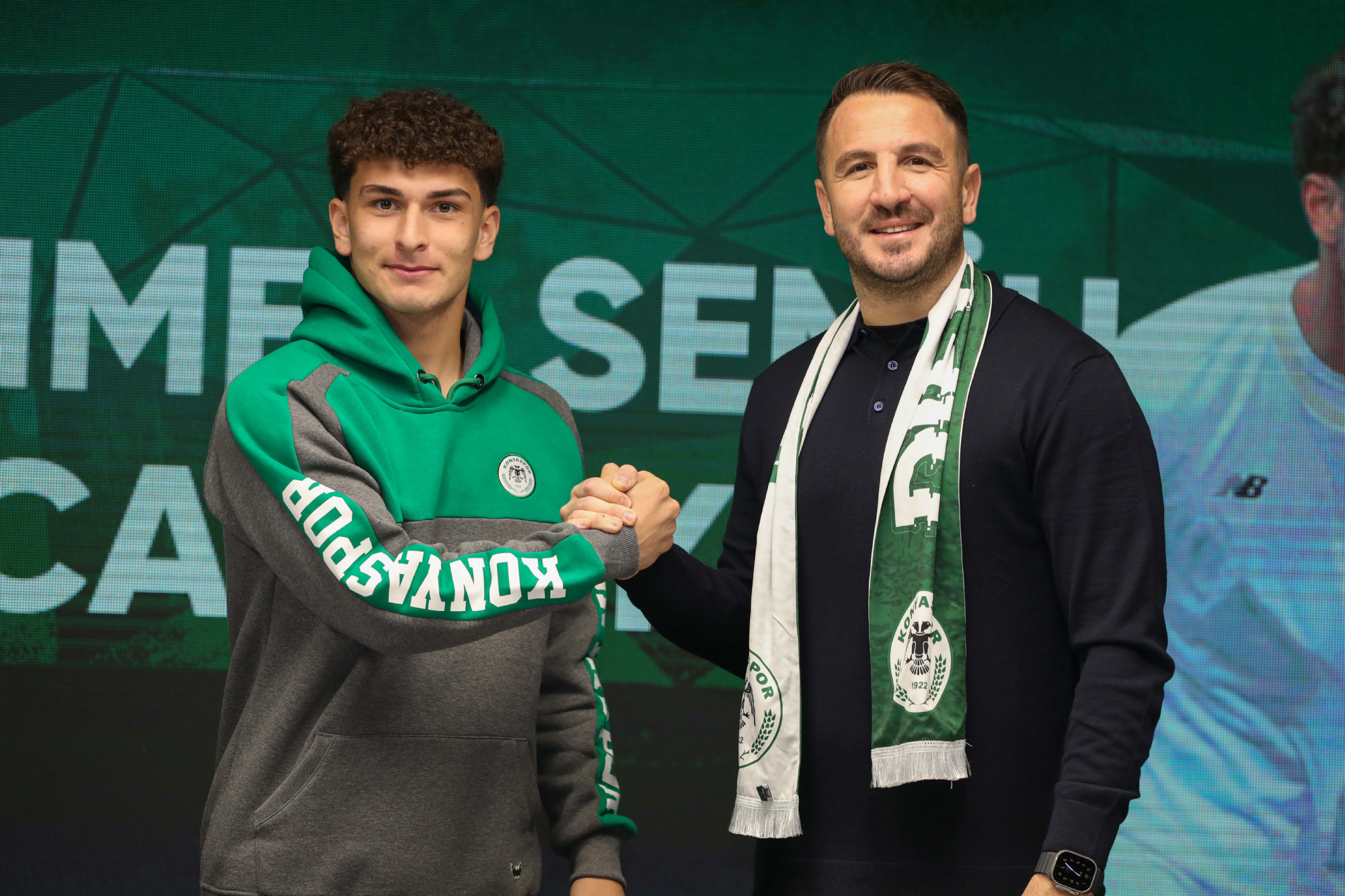Konyaspor, Altyapısından Yetiştirdiği Genç Yıldız Semih ile Profesyonel Sözleşme İmzaladı