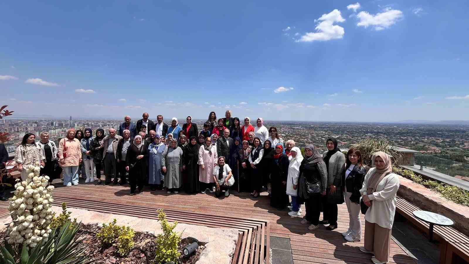 İçişleri Bakanı Ali Yerlikaya'dan Unutulmaz Jest! Konya'da Şehit Yakınları İçin Muhteşem Misafirperverlik!