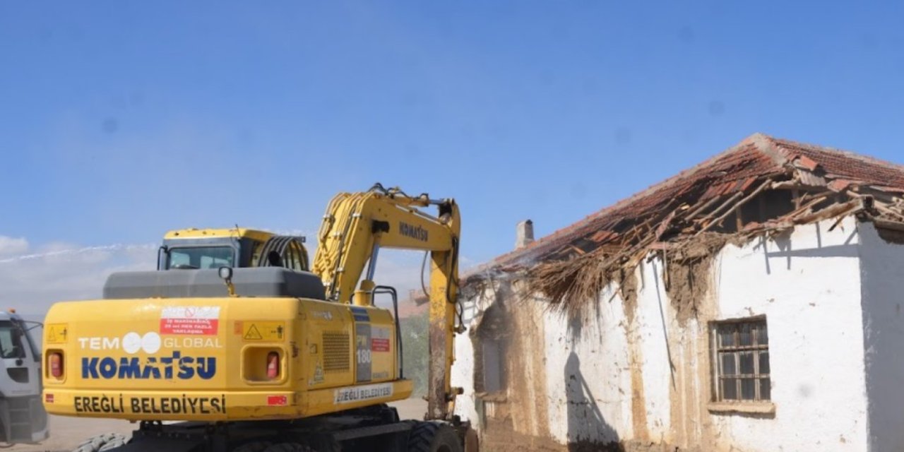 Ereğli’de metruk binalar yıkılıyor