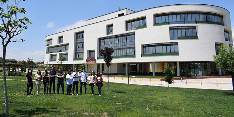 Öğrenciler dikkat! Konya'da en çok bursu bu üniversite veriyor