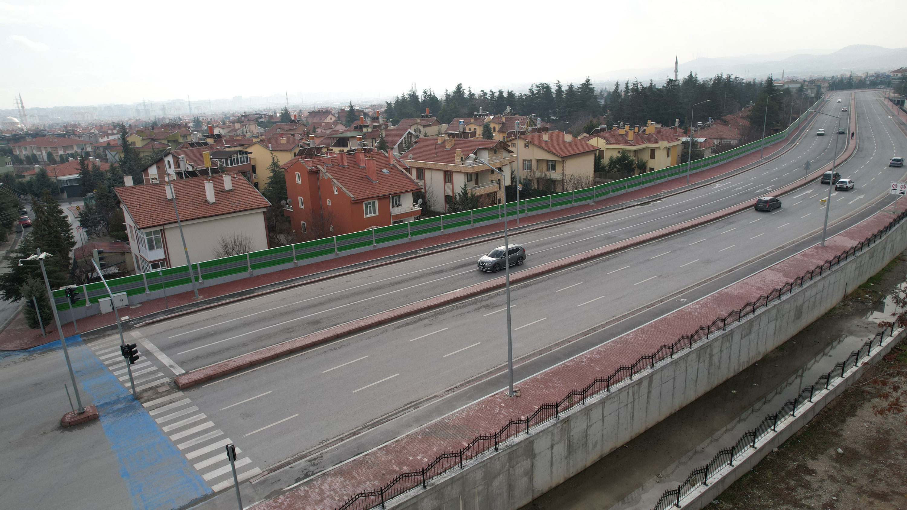 Konya’da Gürültüye Son: Büyükşehir’den Bariyer Hamlesi! O Caddeye de Yapıldı...