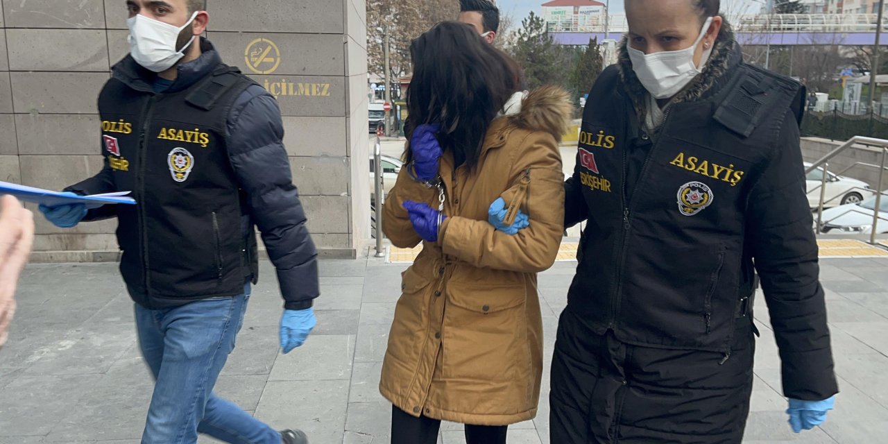 Eskişehir’de Aile İçi Şiddetin Son Kurbanı: Genç Kadın, Halasını Öldürdü!