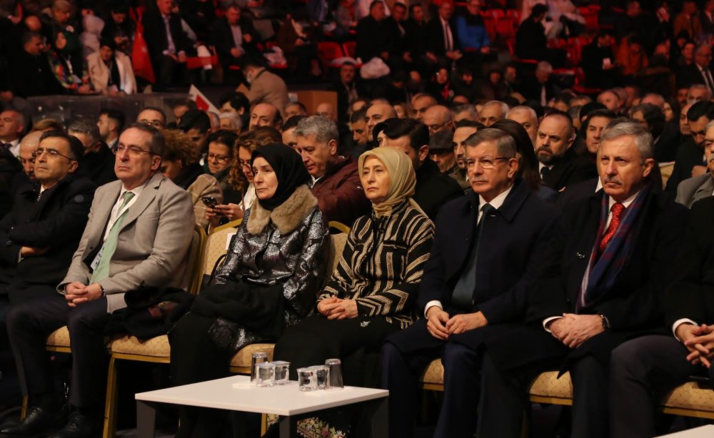Ahmet Davutoğlu, Tekrar Genel Başkan Seçildi