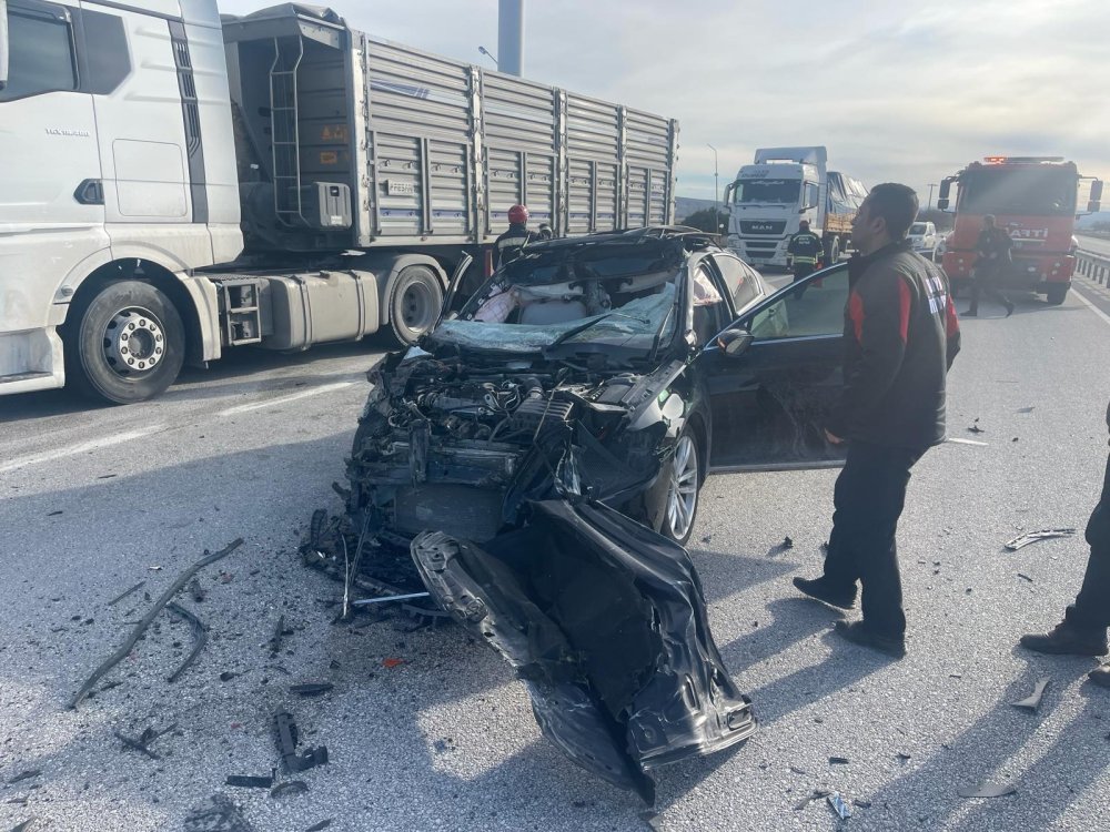Konya’da Korkunç Kaza: Otomobil Kamyona Arkadan Çarptı! Hayati Tehlikesi Devam Ediyor...